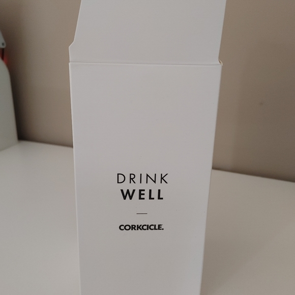 BNIB Corkcicle 16oz Tumbler - Picture 4 of 5